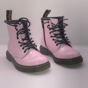 Toddler girl  Dr. Marten light pink patent leather lace up boots size 8 US